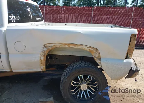 2005 GMC Sierra 2500Hd Slt from USA, damaged, VIN 1GTHK232X5F884023